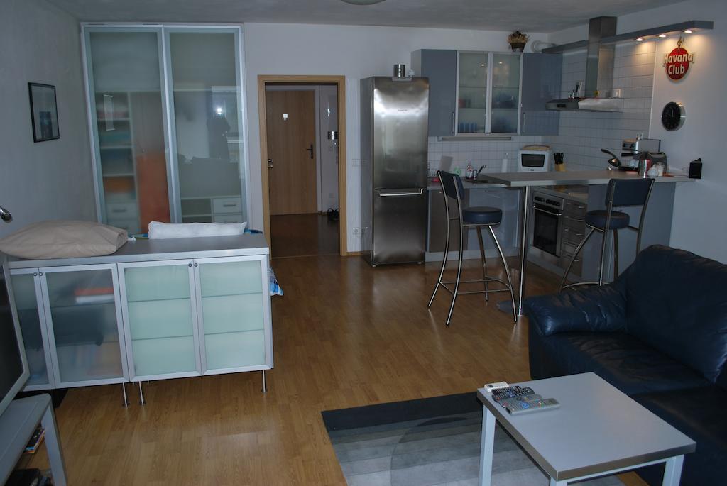 Chotěšovská Apartment with Parking Place Praga Exterior foto